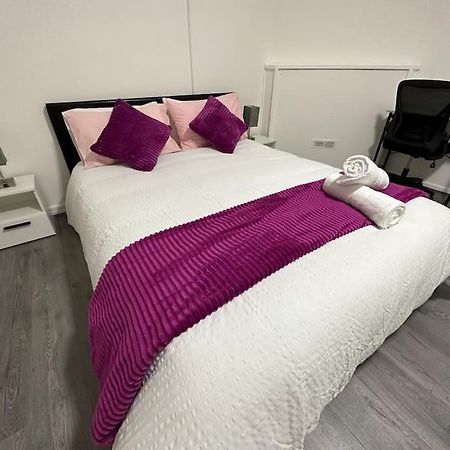 Super Double Bedroom Zone 1 Londra Esterno foto