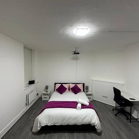 Super Double Bedroom Zone 1 Londra Esterno foto