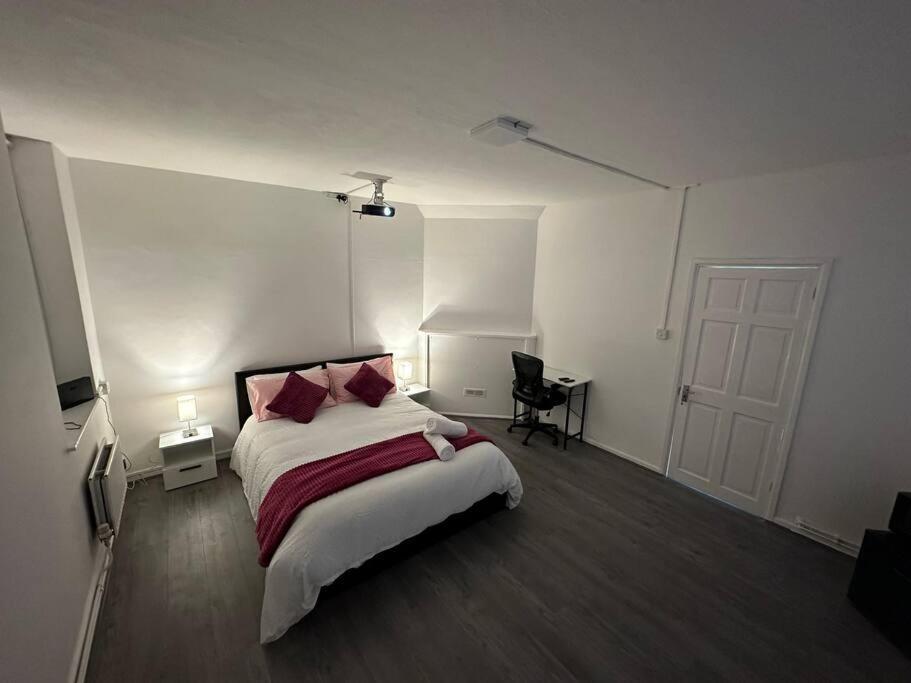 Super Double Bedroom Zone 1 Londra Esterno foto